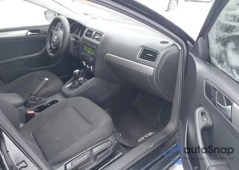 2015 Volkswagen Jetta 1.8T Se z USA, uszkodzony, nr VIN 3VWD17AJ8FM321933